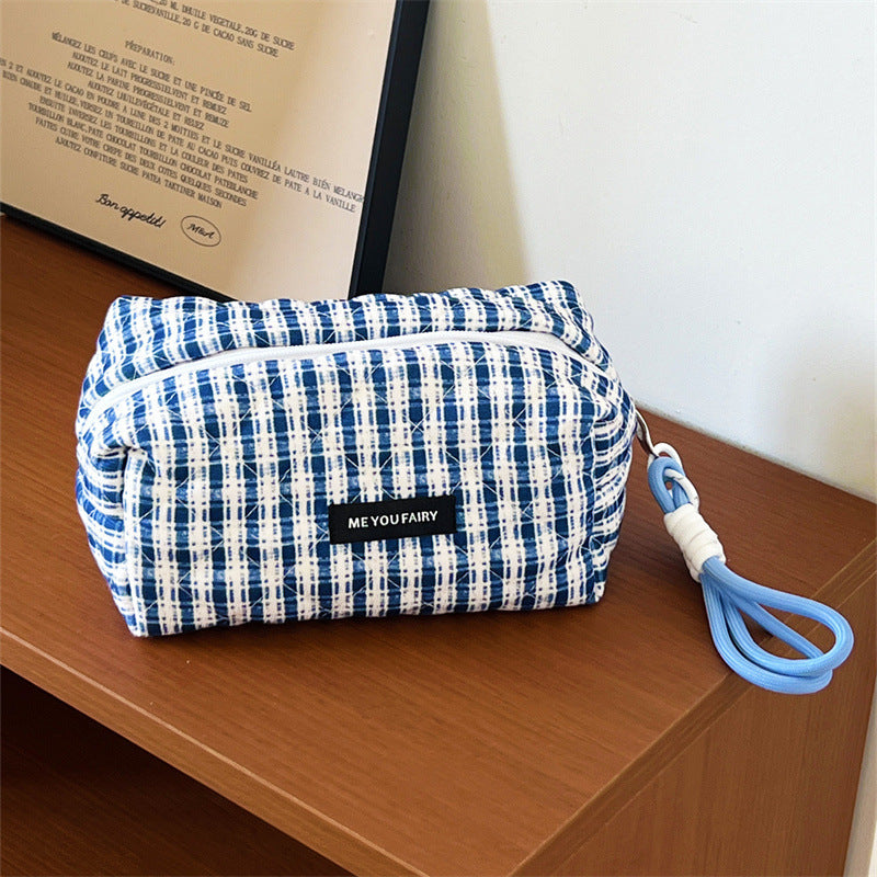 Sweet Plush Heart Large Capacity Cosmetic Bag 6S5CO114