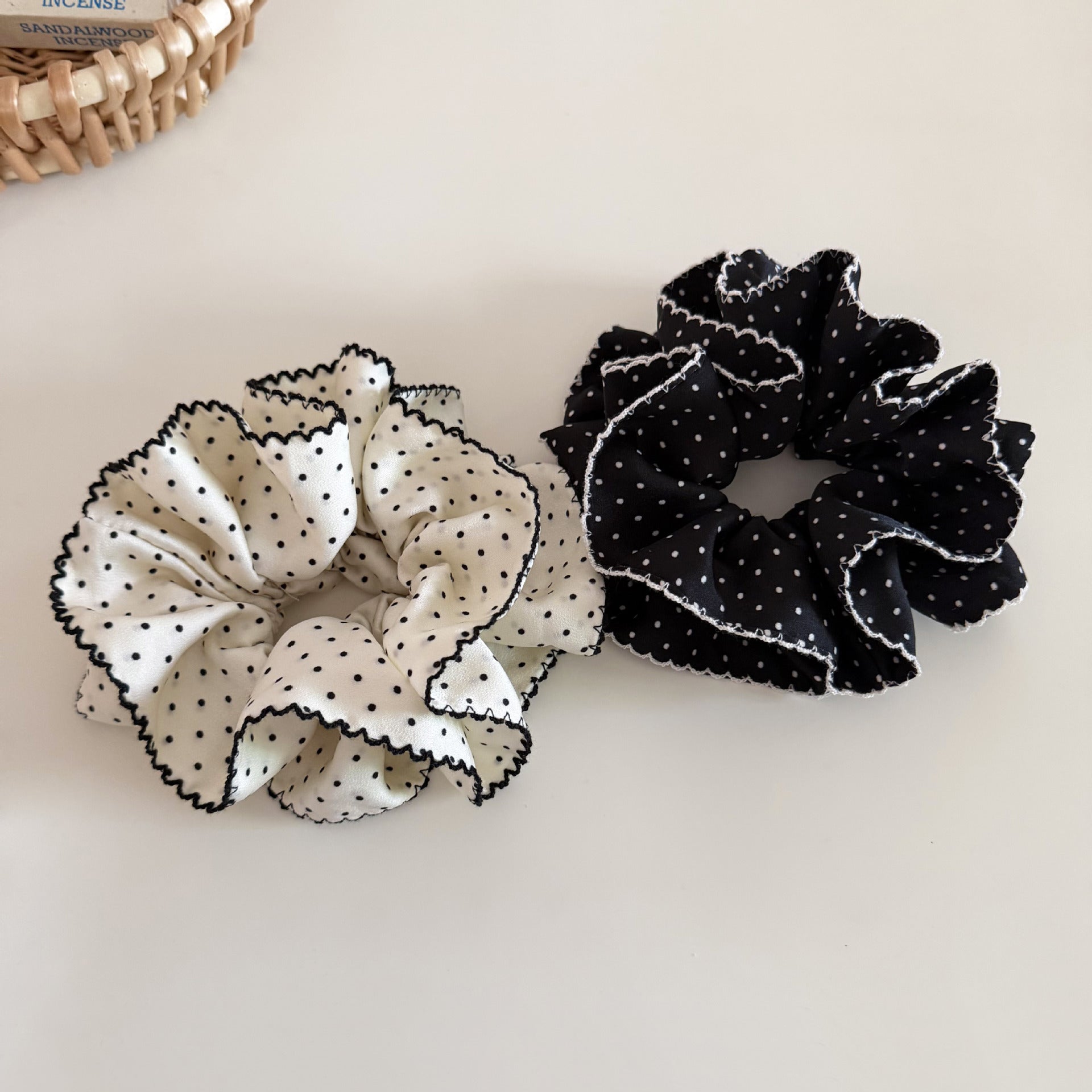 Polka Dot Wide Ruffled Hair Scrunchie MK2BLW6W6HSR12
