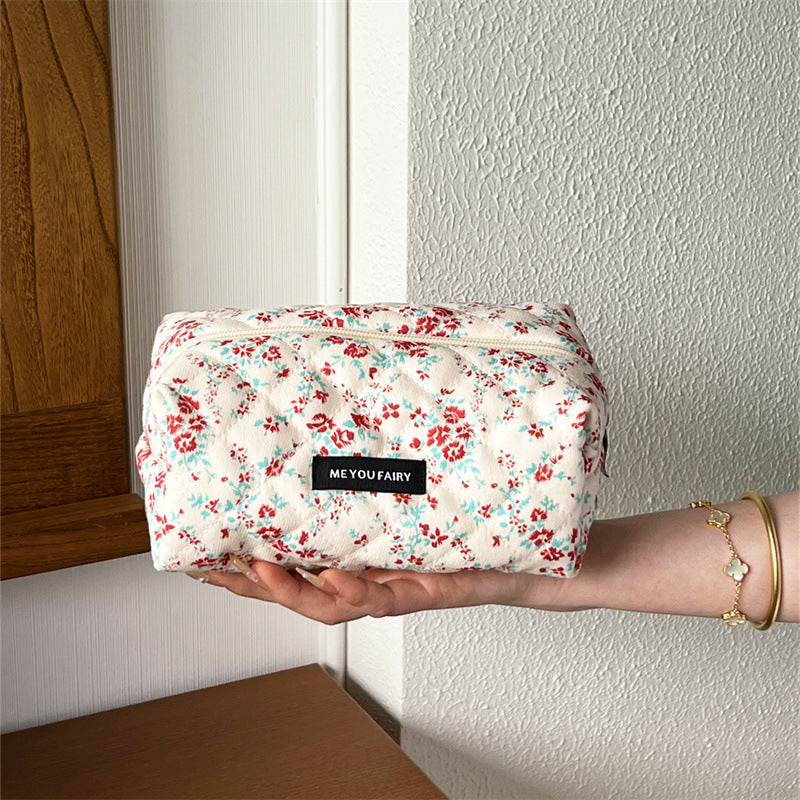 Sweet Floral Print Quilt Shell Cosmetic Bag 6C5CO280