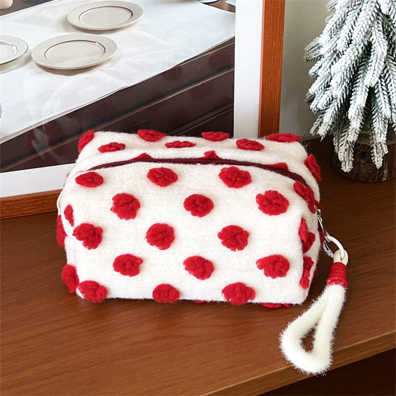 Sweet Plush Heart Large Capacity Cosmetic Bag 6S5CO114