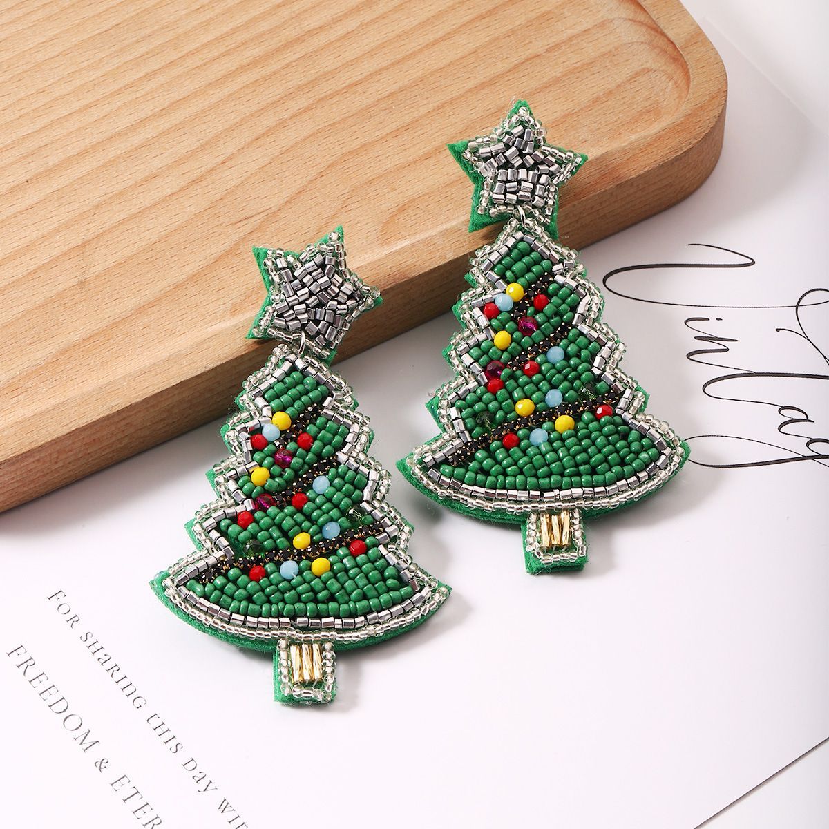 Handmade Christmas Tree Seed Bead Dangle Earrings 6W6JER689