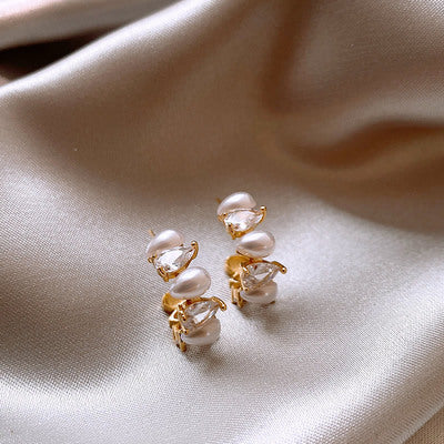 Sweet Delicate Rhinestone Pearl Stud Earrings DPJE1466