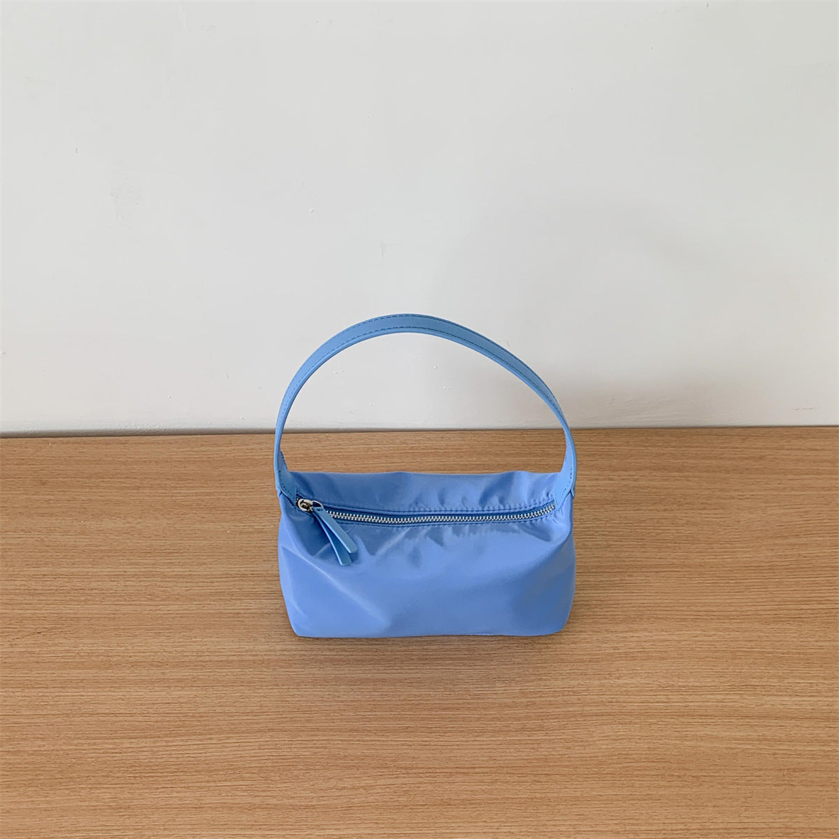 Simple Solid Color Nylon Handbag 6W10BBG1359