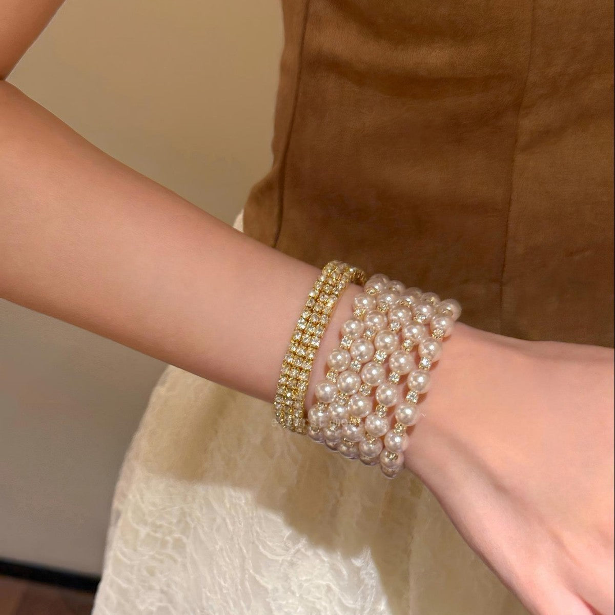 Vinatge Multi-Layer Pearl Rhinestone Bangle Bracelet 6W6JBR588
