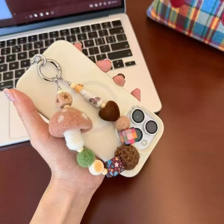 Chic Mushroom Beaded Chain Keychain Bag Charm 6W10BBC348