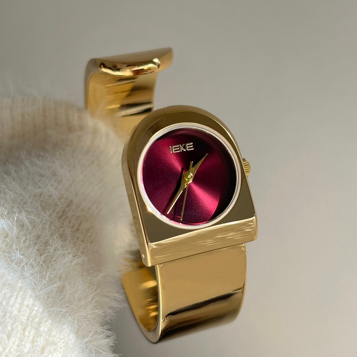 Chunky Geometric Gold Watch - DippedShop Wholesale - #3843
