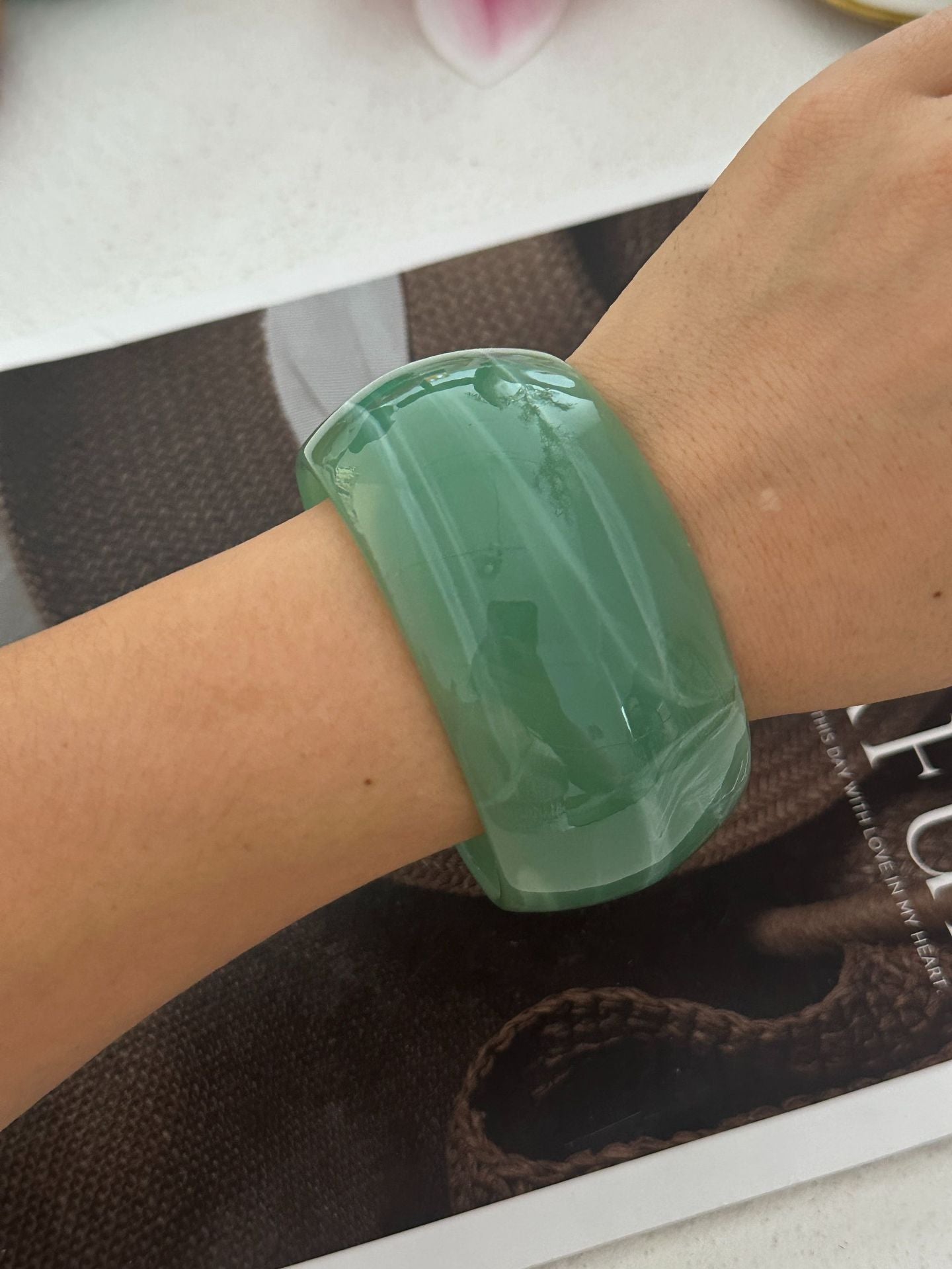Chunky Oval Resin Wide Bangle Bracelet 6W6JBR606