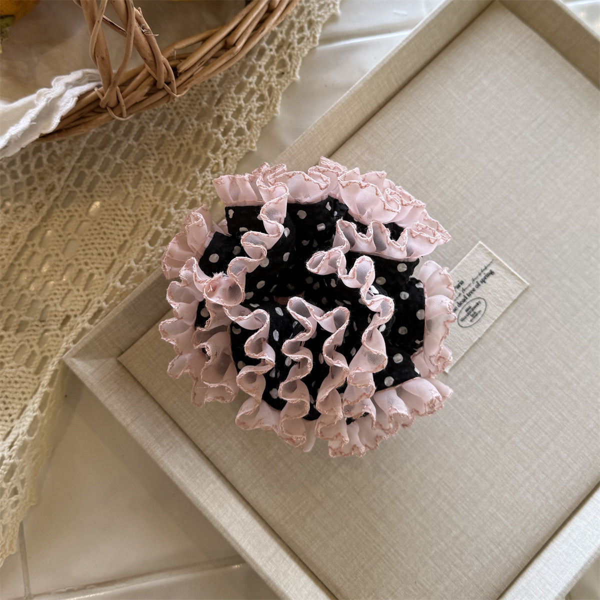 Simple Polka Dot Lace Trim Oversized Scrunchie 6W6HSR470