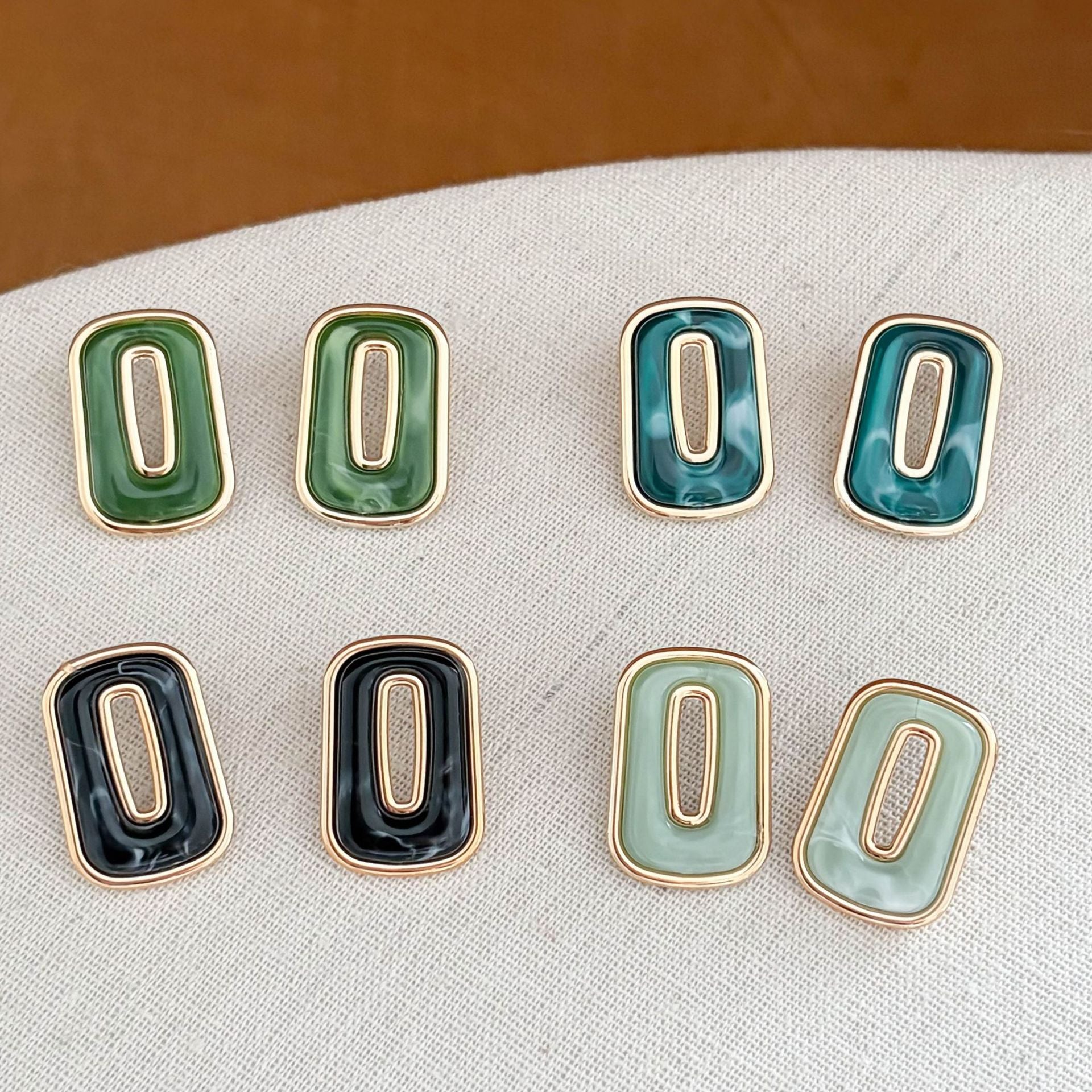 Stylish Hollow Out Rectangle Acrylic Drop Earrings 6W6JER615