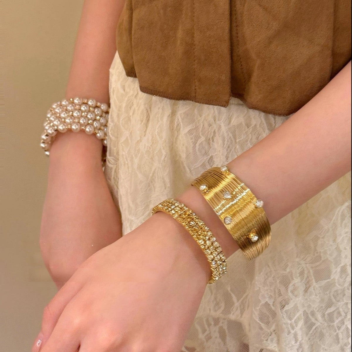 Vinatge Multi-Layer Pearl Rhinestone Bangle Bracelet 6W6JBR588