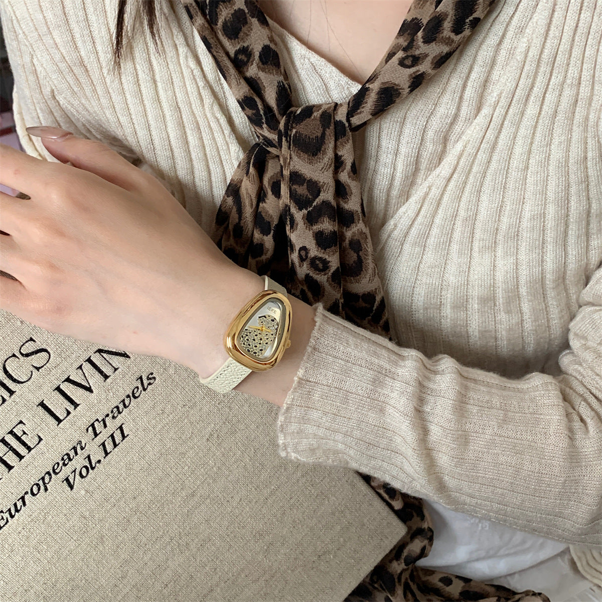 Leopard Quartz Leather Watch - DippedShop Wholesale - #6339