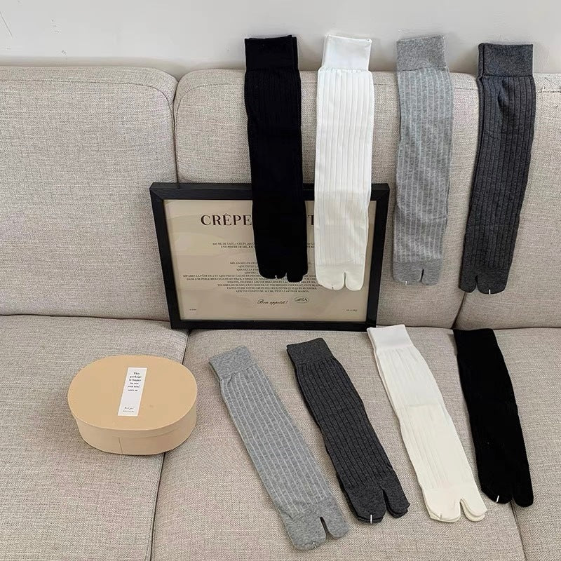 Vertical Stripe Split-Toe Socks - DippedShop Wholesale - #2227