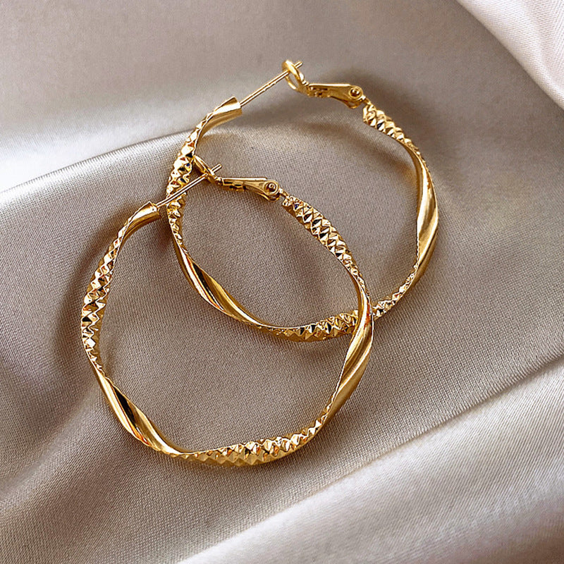 Chunky Gold Plated Geometric Statement Hoop Earrings 6W6JER714