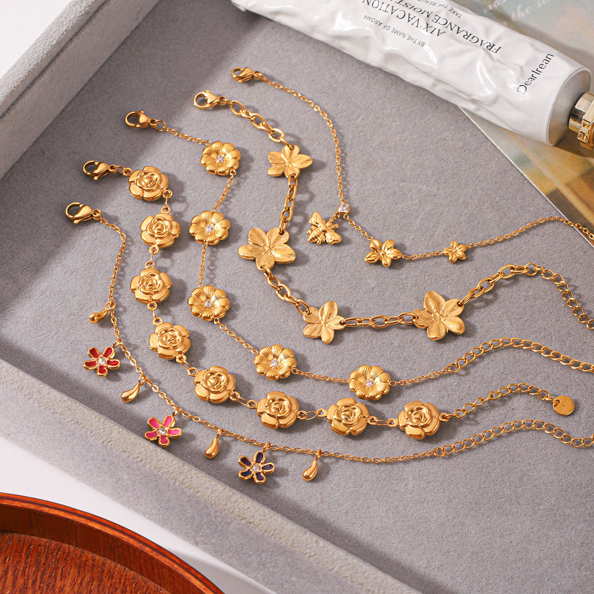 Fashion Gold Plated Rhinestone Flower Chain Bracelet 6W6JBR355