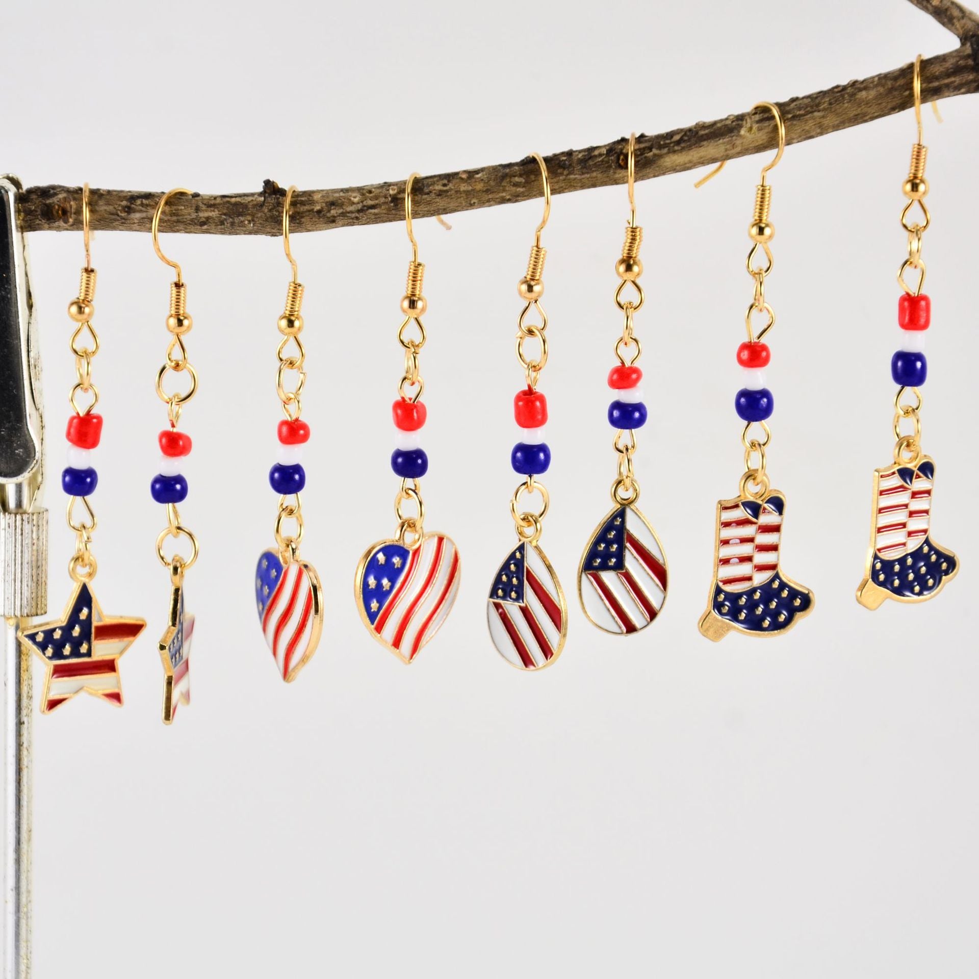 Vintage USA Flag Boot Pendant Beaded Dangle Earring 8ZA6JER190L