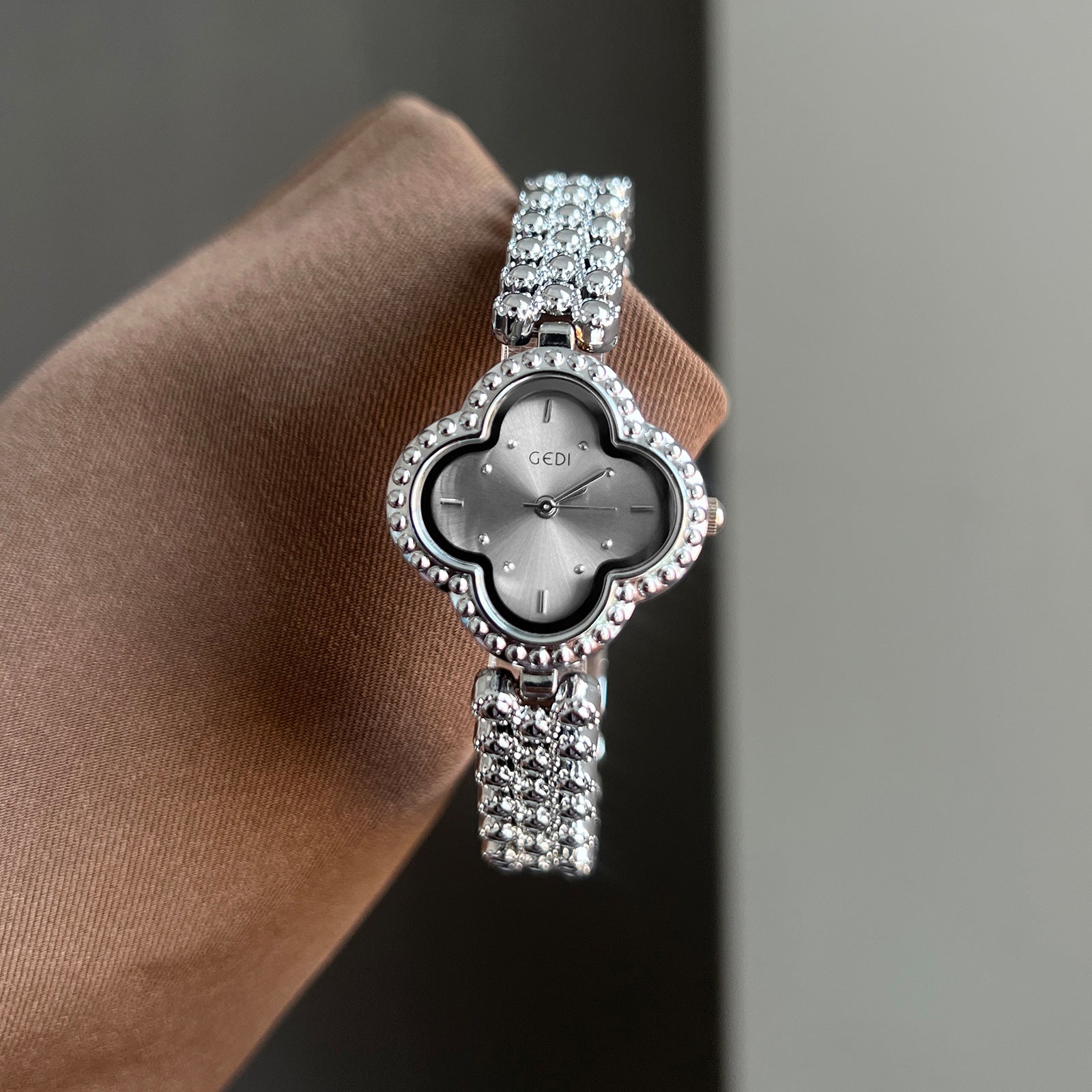 Trendy Lucky Clover Rhinestone Bracelet Quartz Watch MK2SSAS6W6JWA04