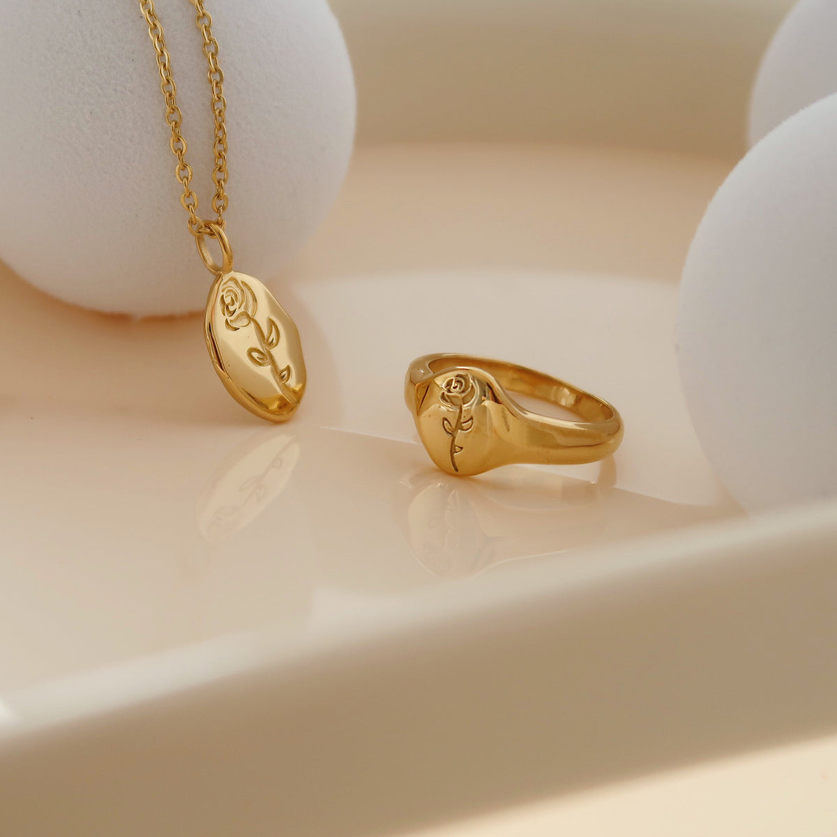 Oval Rose Signet Ring - DippedShop Wholesale - #2947