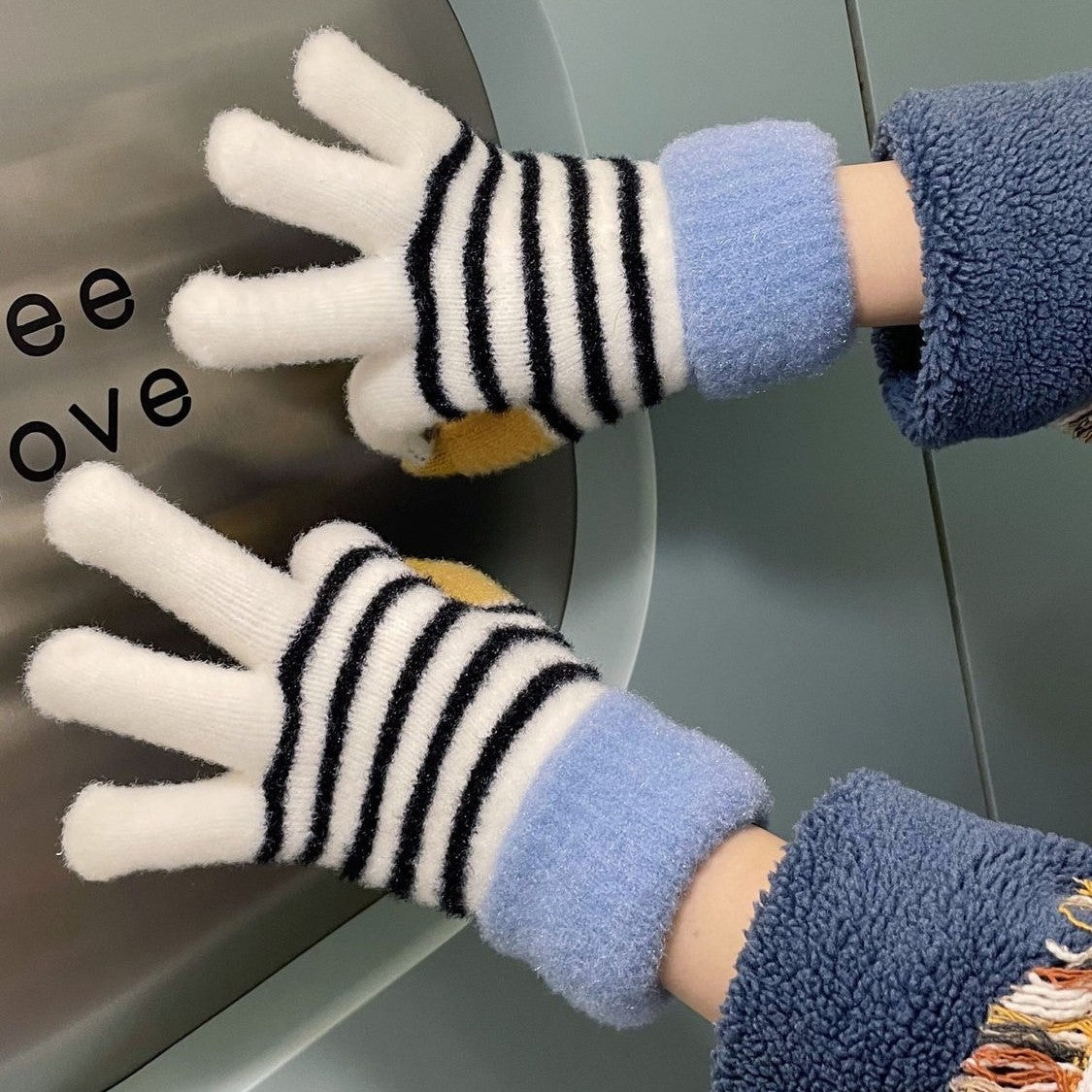 Thick Warm Knit Gloves - DippedShop Wholesale - #2387