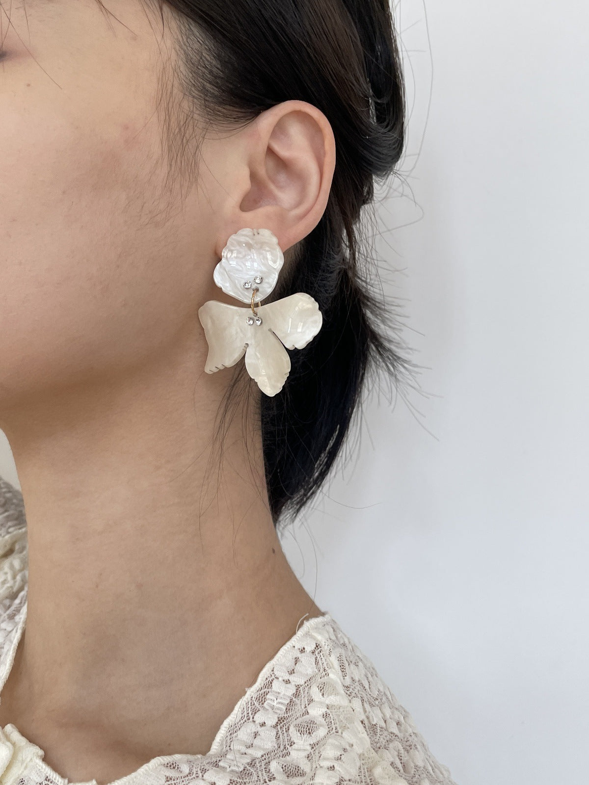 Exaggerated 3D Acetate Floral Stud Earring 6W6JER586