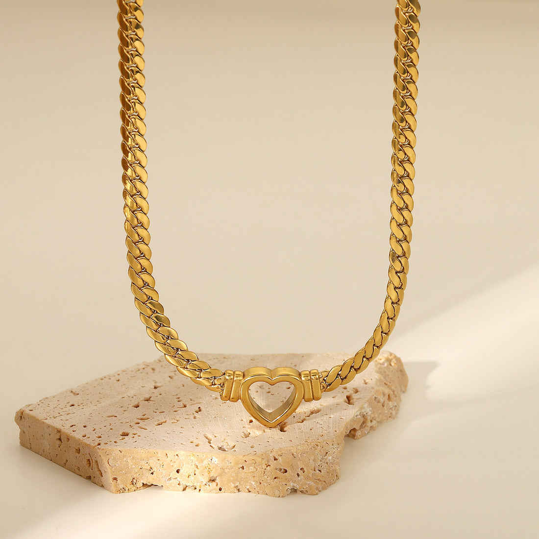 Hellow Out Heart Shade Pendant Necklace DPJN0859