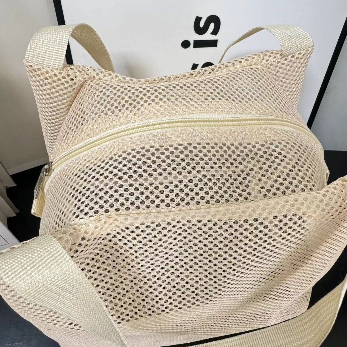 Stylish Hollow Out Solid Color Handbag 8CW6BBG467T