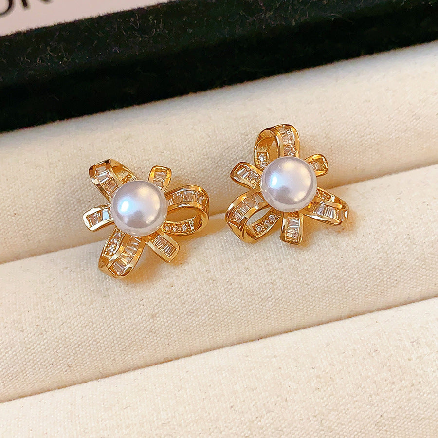 Chic Rhinestones Bowknot Pearl Pendant Earrings 6W6JER802