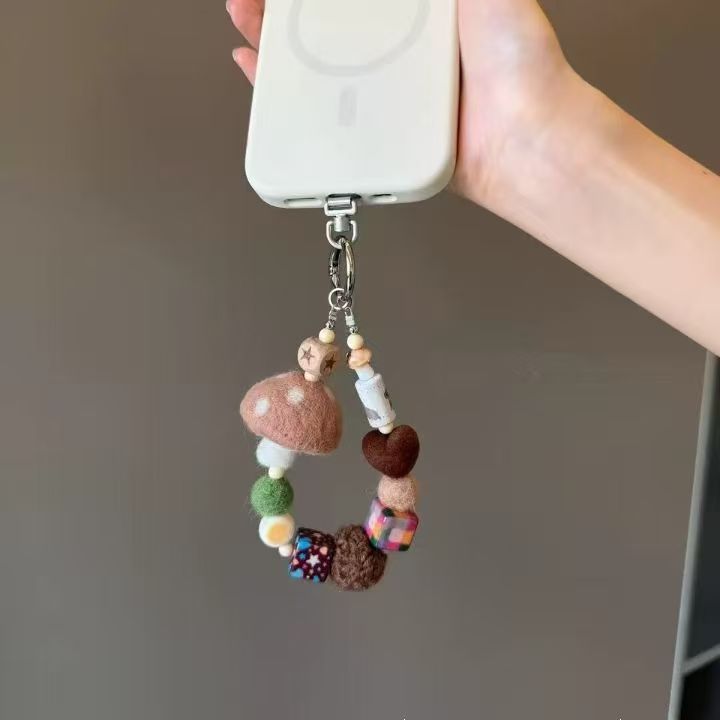 Chic Mushroom Beaded Chain Keychain Bag Charm 6W10BBC348