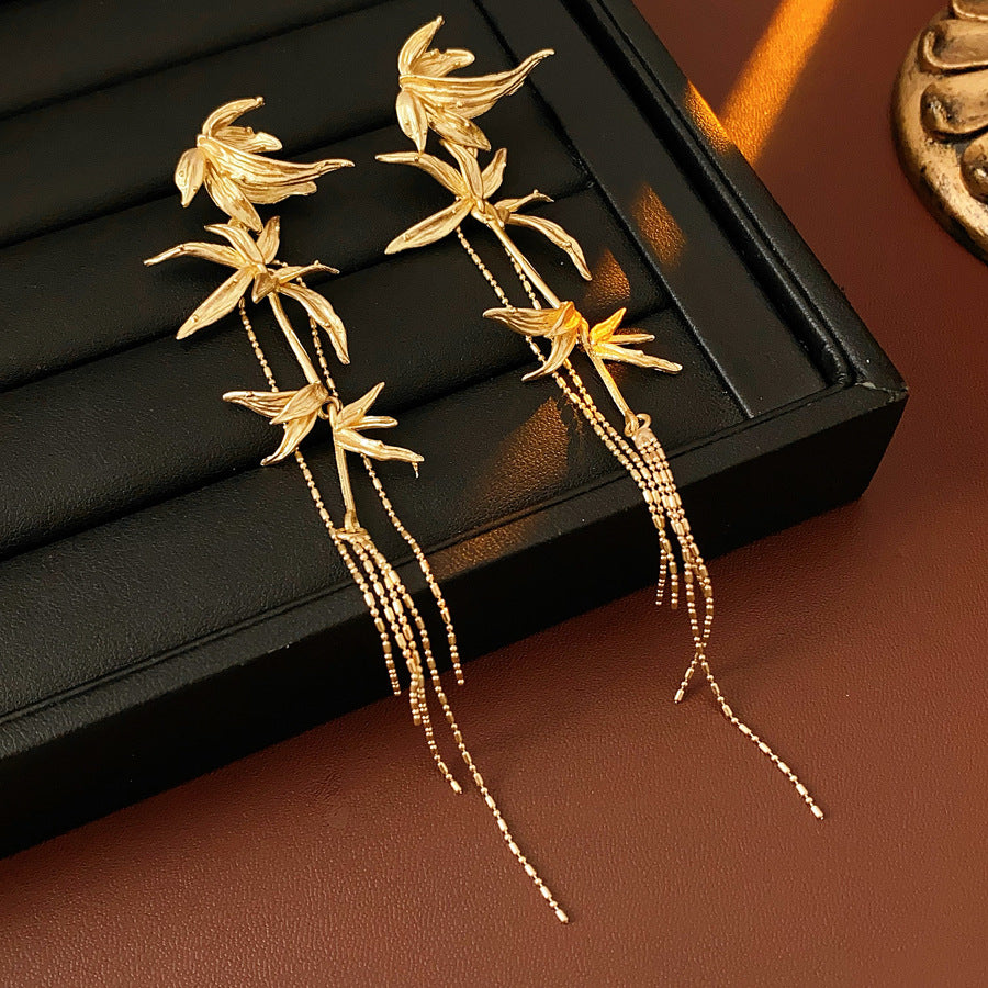 Retro Gold Plated Bamboo Leaf Tassel Earrings 6W6JER806