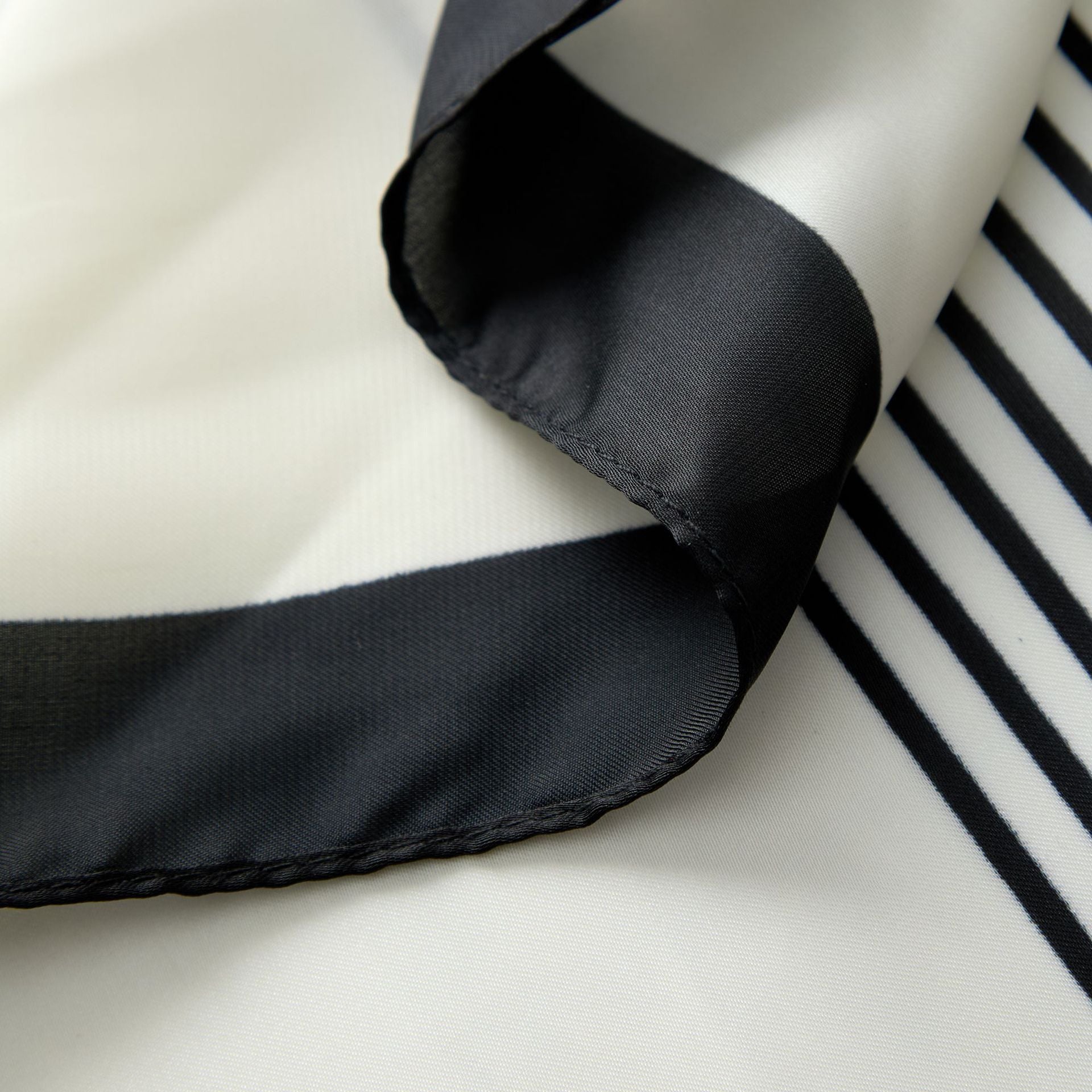 Elegant Color Block Striped Soft Square Scarf MK2BW6W6NSI05