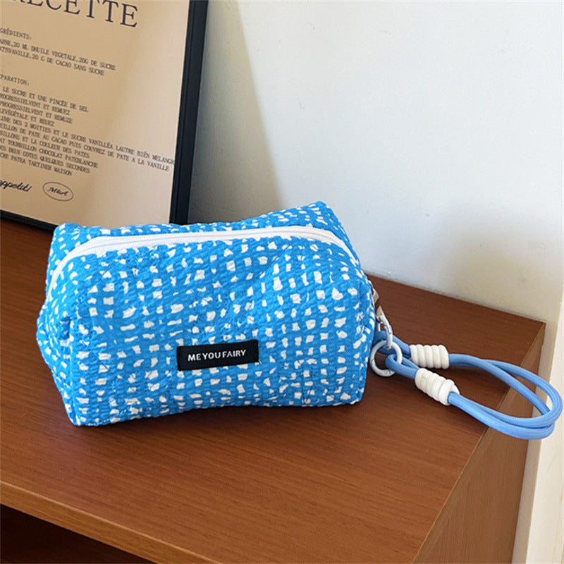 Sweet Plush Heart Large Capacity Cosmetic Bag 6S5CO114