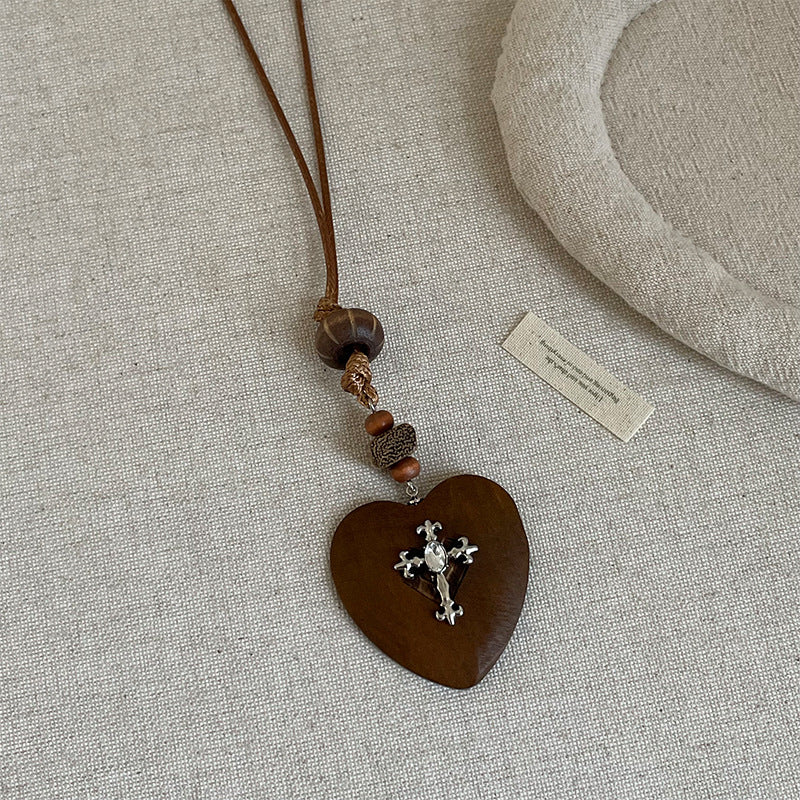 Vintage Wooden Heart Pendant Choker Necklace 6W6JNC382L