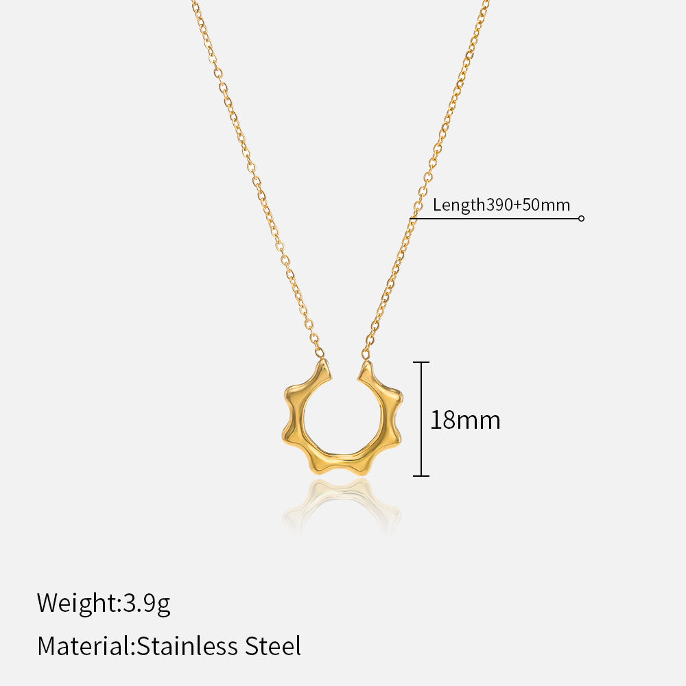 Chic Gold Plated Moon Pendant Choker Necklace 6W6JNC629