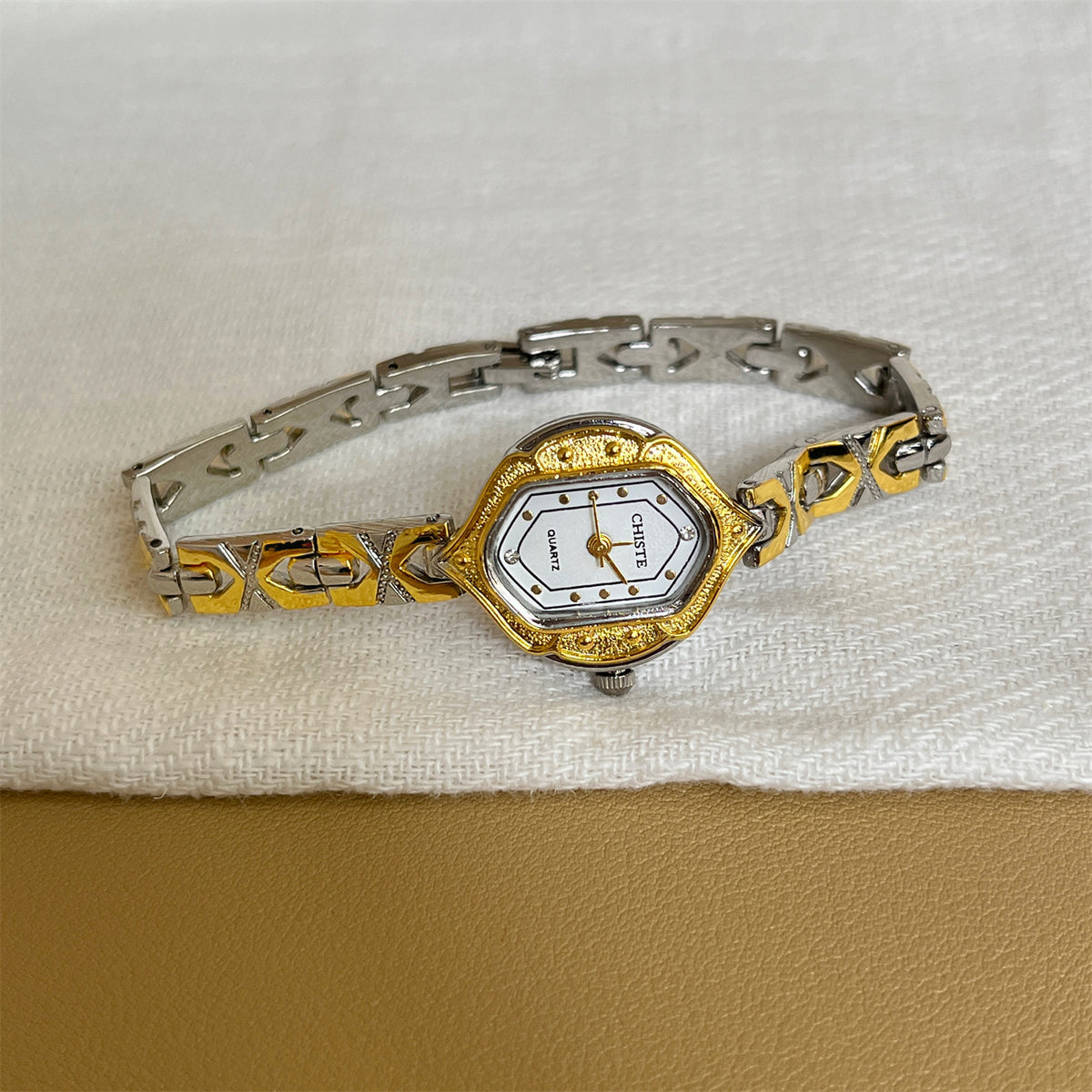 Retro Rhinestone Wrist Watch - DippedShop Wholesale - #4515