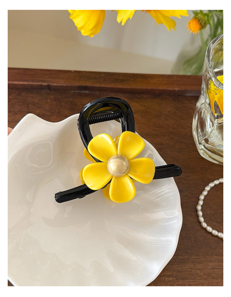 Cute Sweet Yellow Flower Medium Hair Claw 8AS6HCP299L