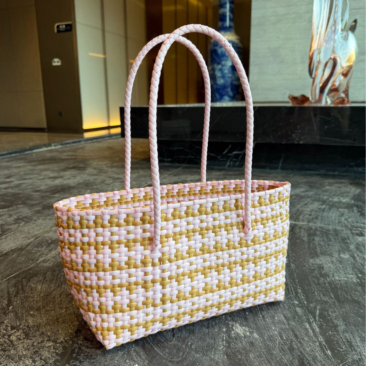 Trendy Hand-Woven Color Contrast Beach Handbag 8PU6BBG433T