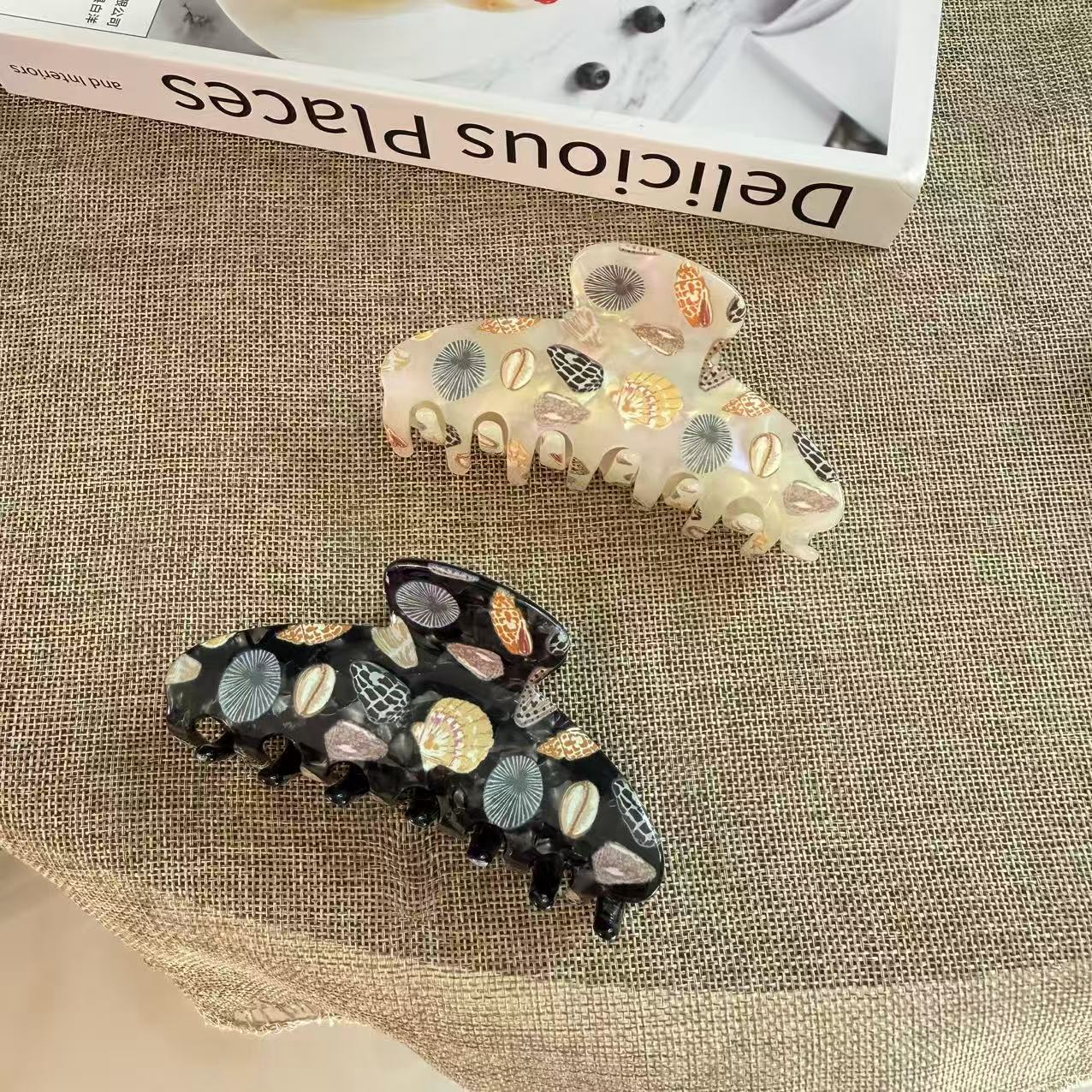Cute Polka Dot Shell Print Large Hair Claw MK2PPM6W6HCP351
