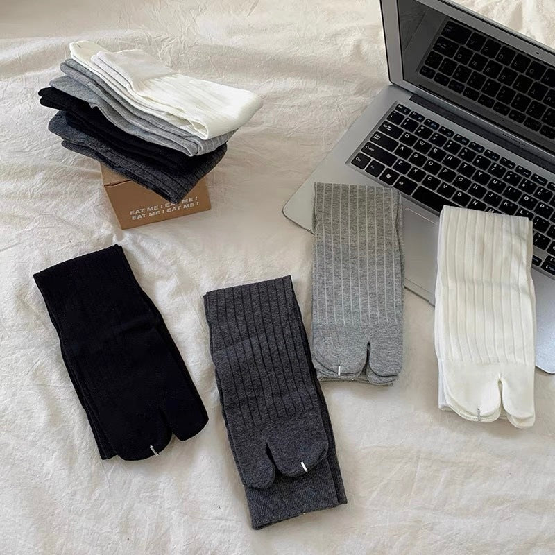 Vertical Stripe Split-Toe Socks - DippedShop Wholesale - #9459