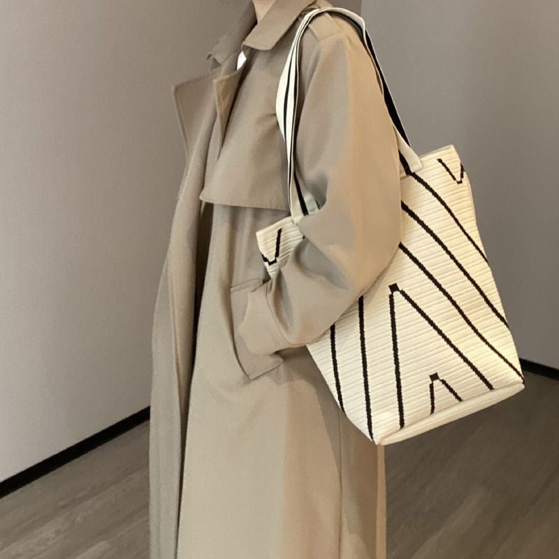 Casual Wave Striped Color Block Shoulder Bag 6W10BBG1764