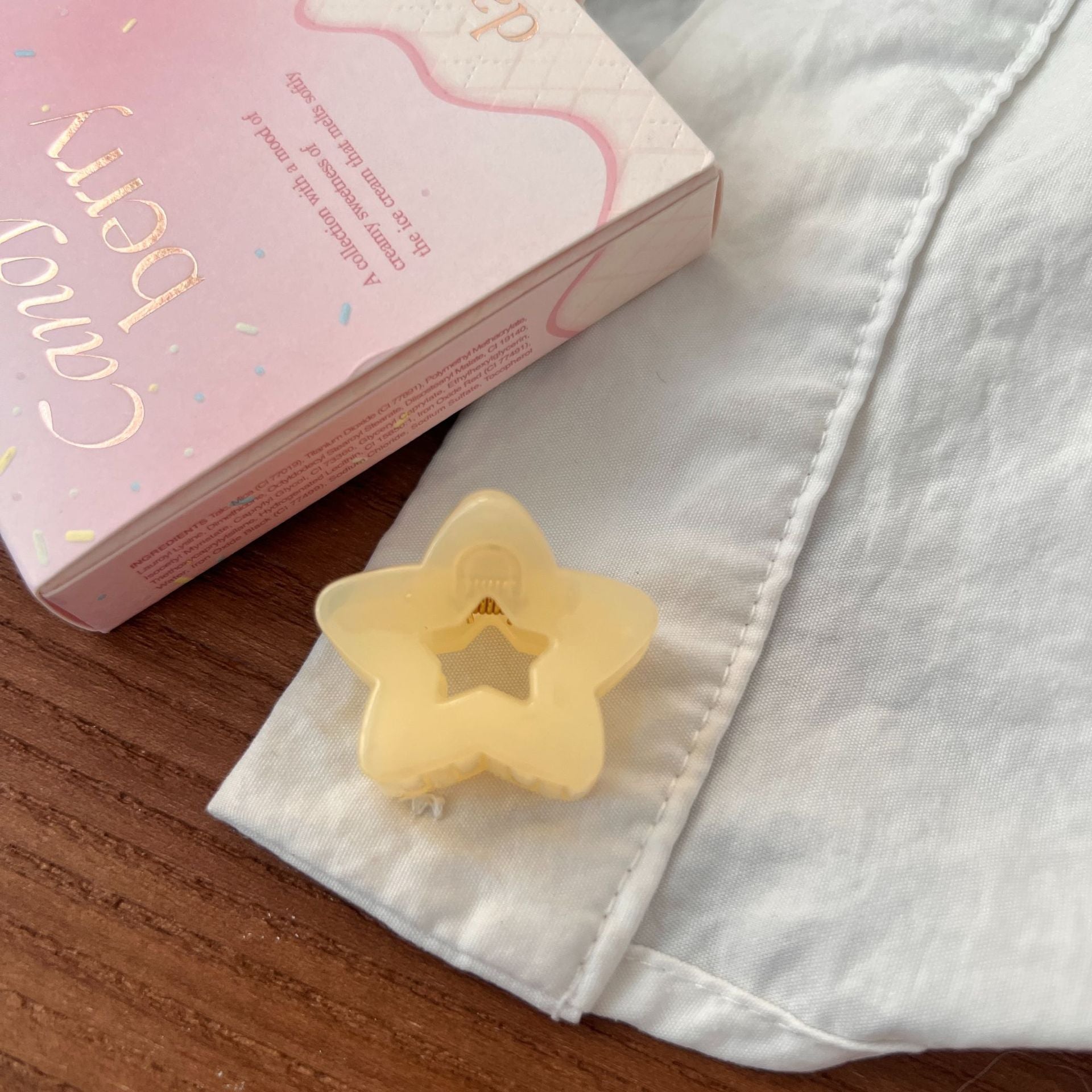 Minimalist Solid Color Hollow Star Hair Clip 8AS6HCP390L