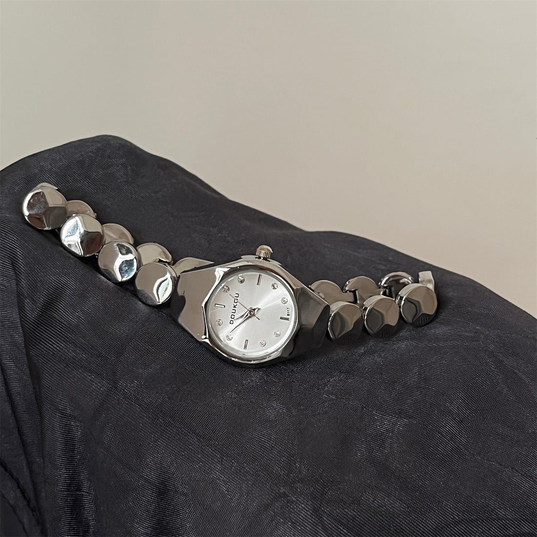 Round Analog Wrist Watch - DippedShop Wholesale - #2179