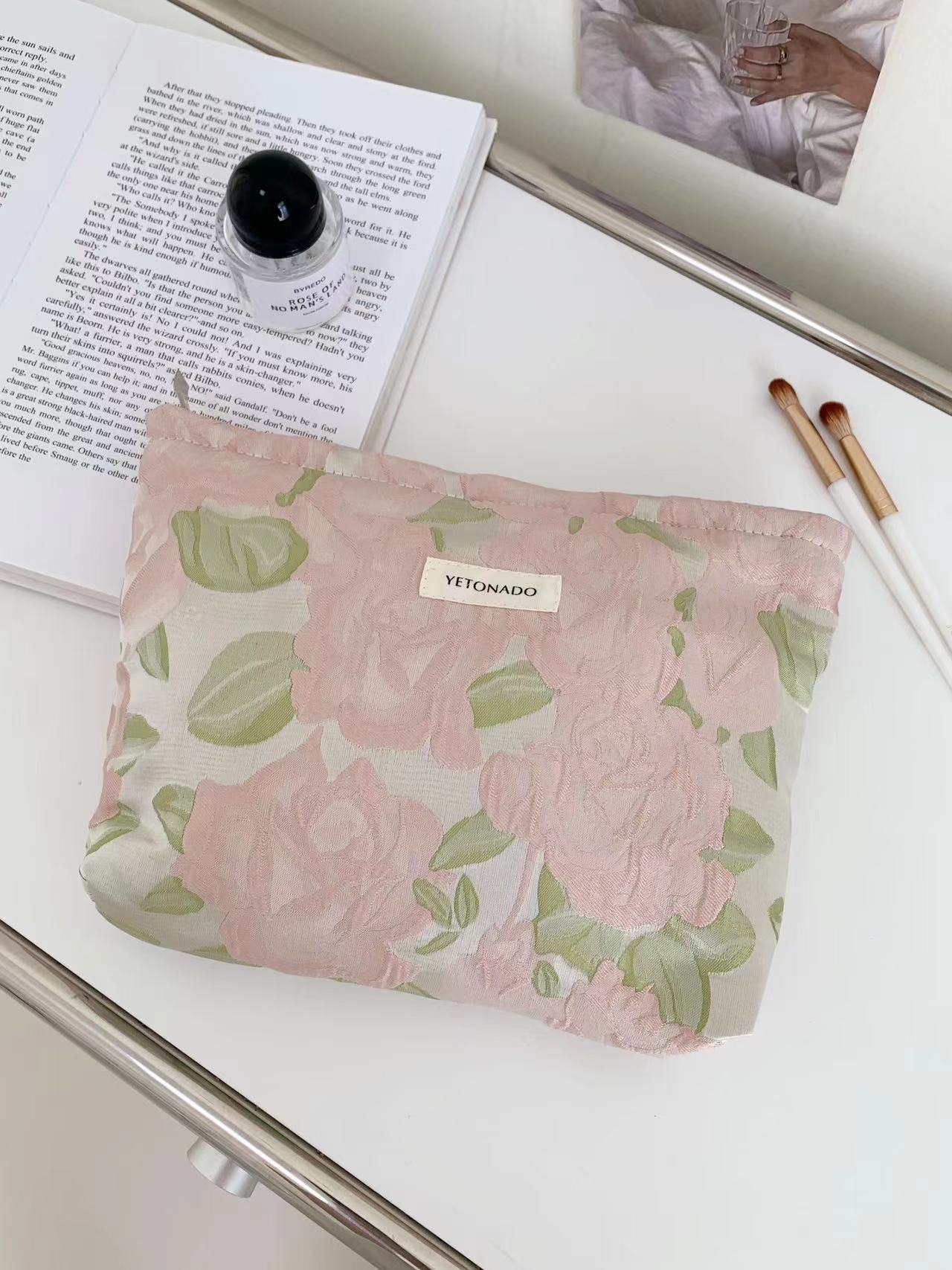 Simple Floral Embroidery Travel Makeup Bag MK2BW6W10BOB401