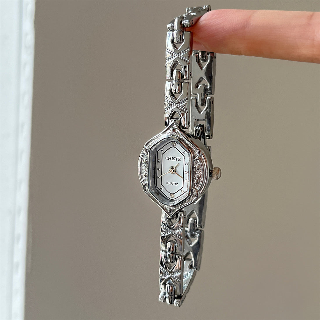 Retro Rhinestone Wrist Watch - DippedShop Wholesale - #3443