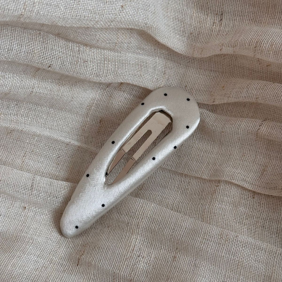 Minimalist Polka Dot Snap Hair Clip 6W6HCP1668