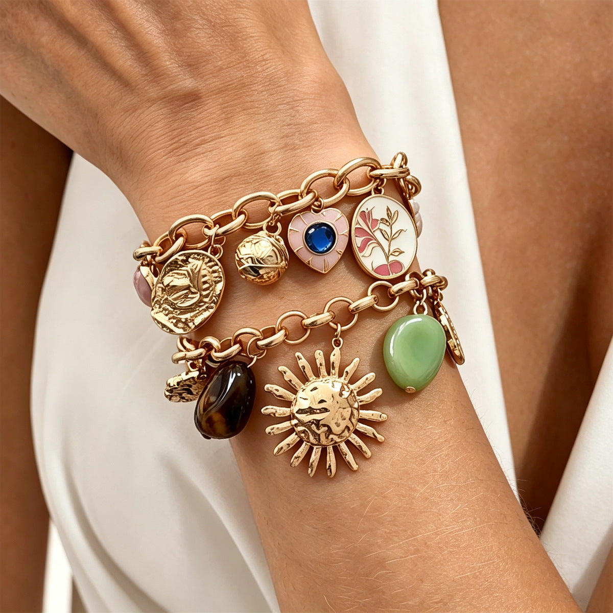 Stylish Gold Plated Heart Floral Pendant Bracelets 6W6JBR637