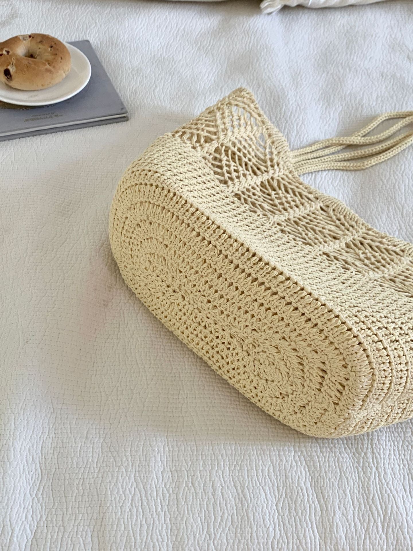 Simple Hollow Out Knit Beach Shoulder Bag 8BW6BBG430T
