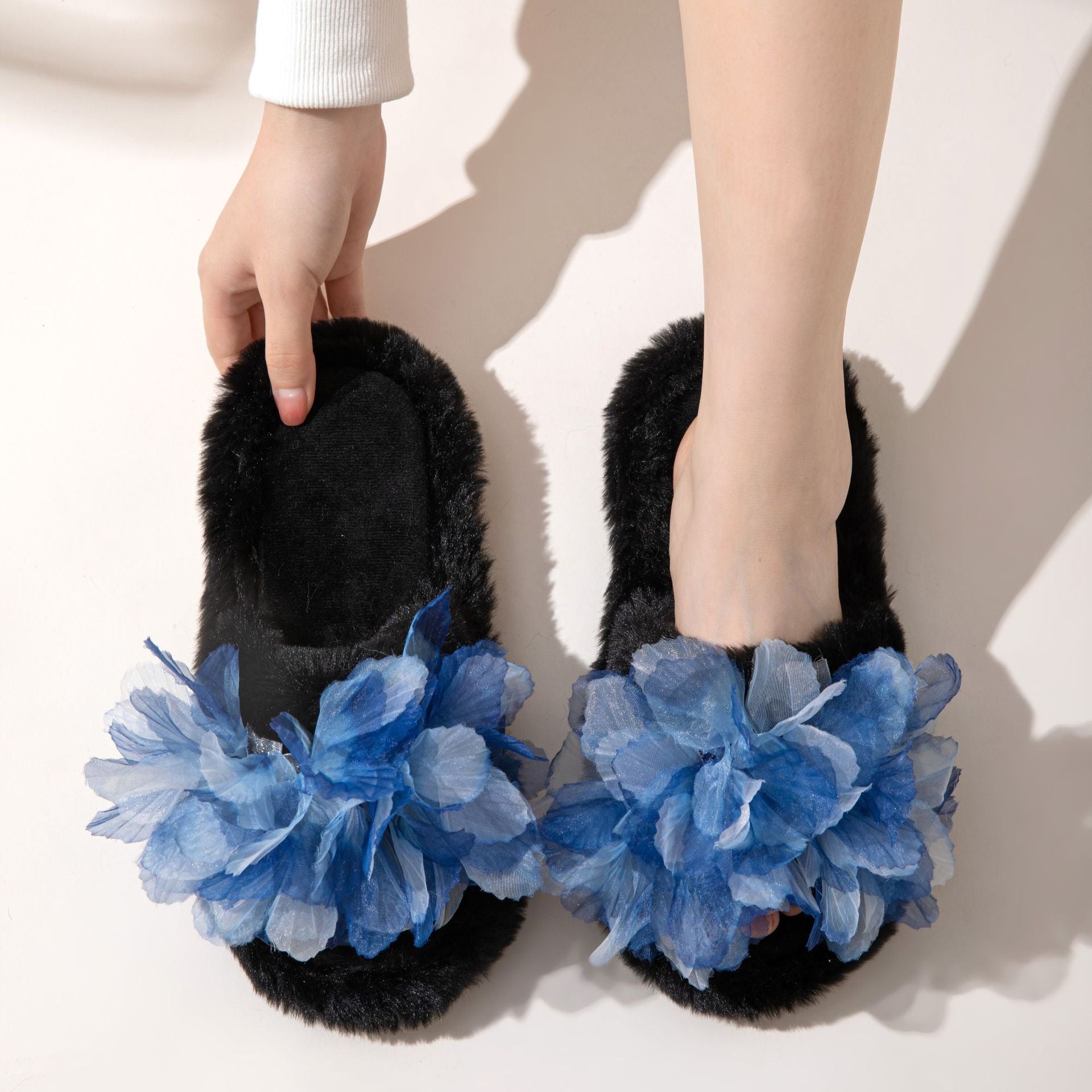 3D Floral Plush Slippers - DippedShop Wholesale - #5731
