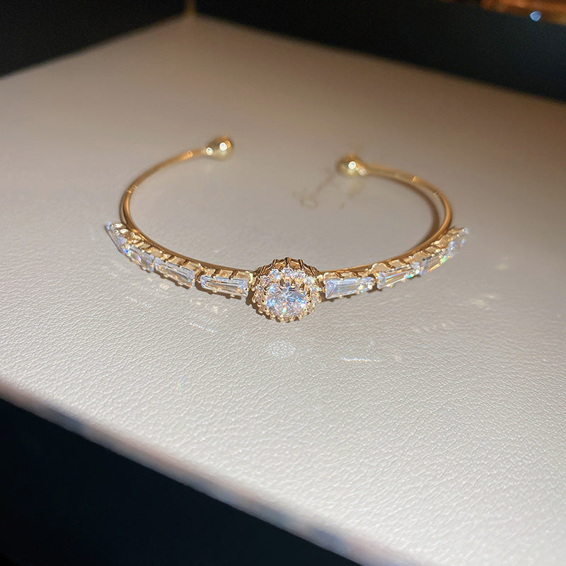 Elegant Gold Plated Rhinestone Bracelet 6W6JBR686