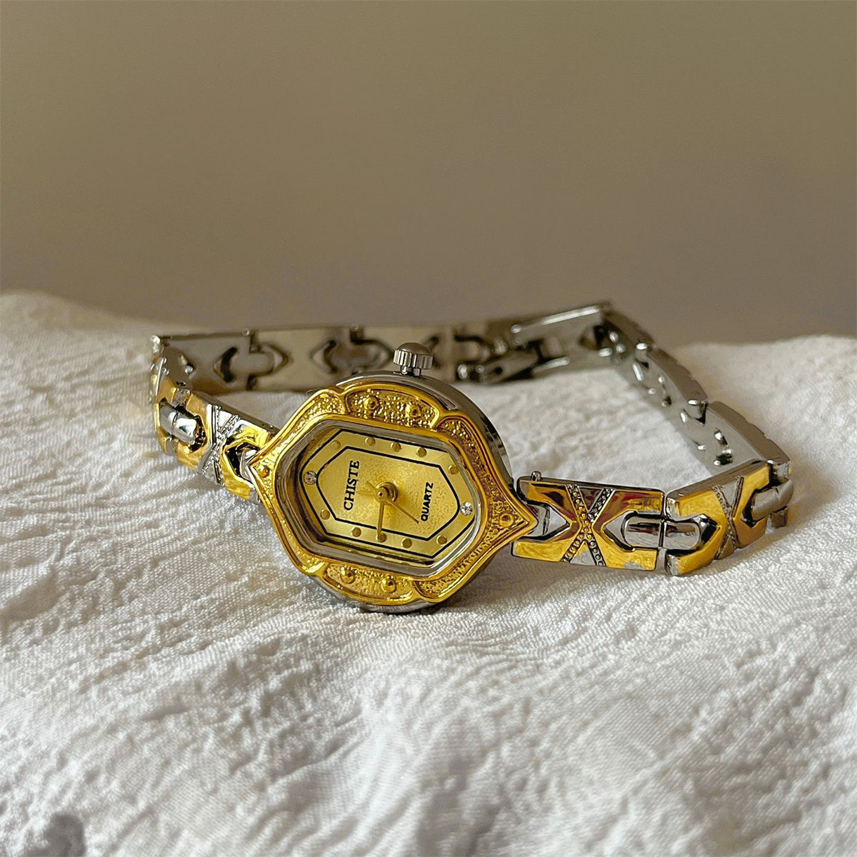 Retro Rhinestone Wrist Watch - DippedShop Wholesale - #7283