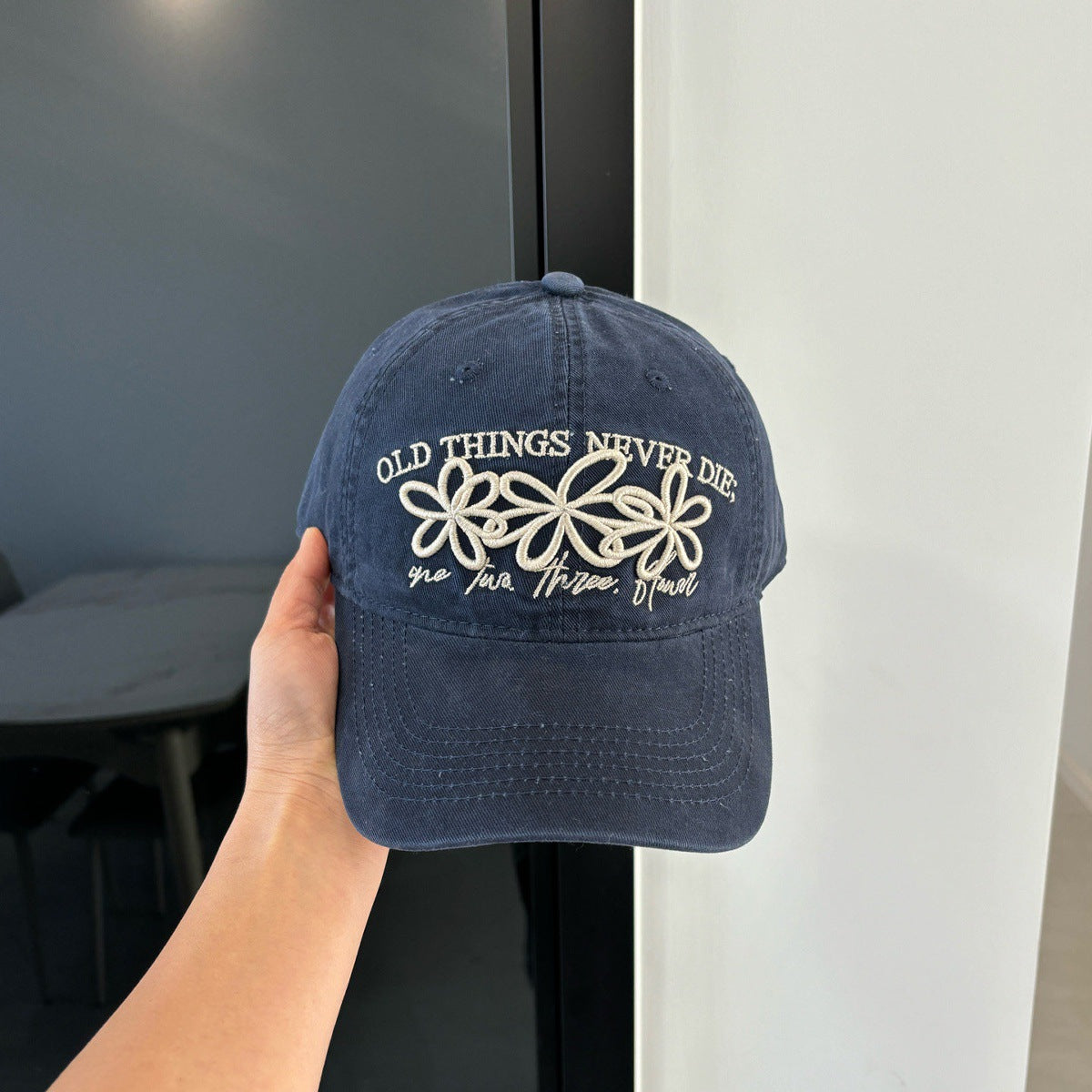Minimalist Flower Embroidery Versatile Baseball Cap MK2BW6W6HAT88