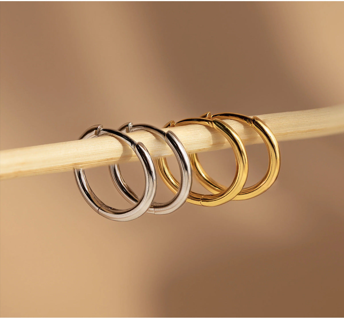 Minimalist Gold Plated Hoop Earring 6W6JER574